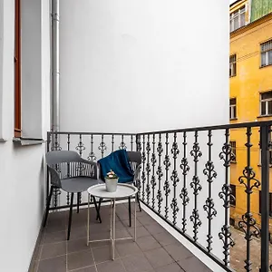 Elegant Located In The Centre Of Apartment